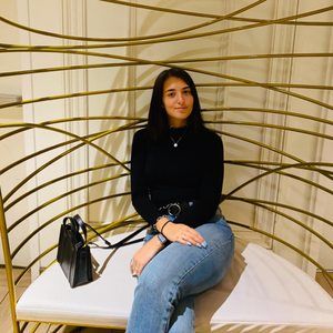 Meet your Posher, Olivia